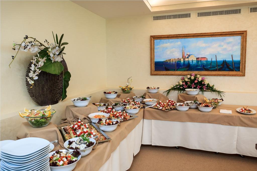 Carmen International - Fost Becali Hotel 5*