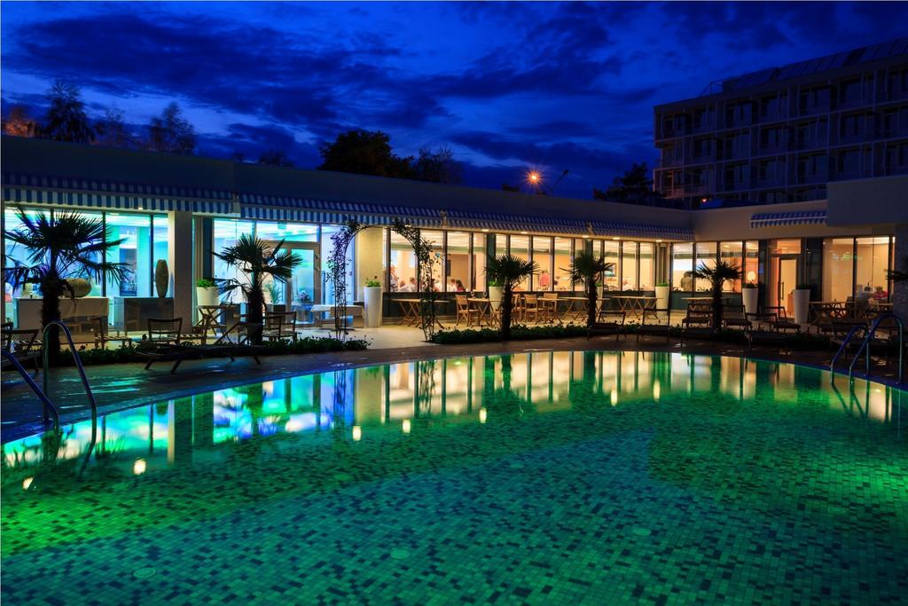 Carmen International - Fost Becali Hotel