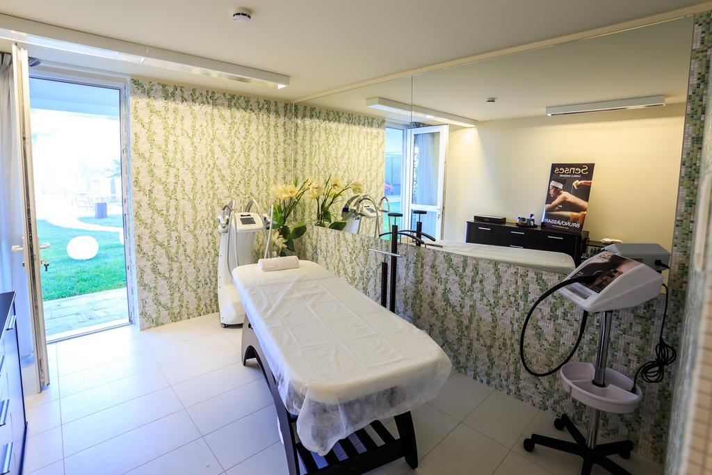 Hotel Carmen International - Fost Becali 5*